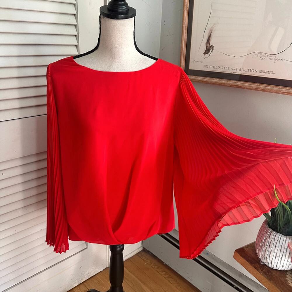 Vince Camuto Blouse Large Red Chiffon Pleated Flare Sleeve Party Cocktails Glam
